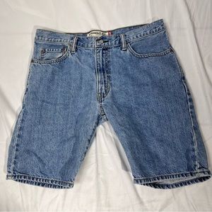 Levi’s Straight Fit 505 Jean Shorts. Waist 34